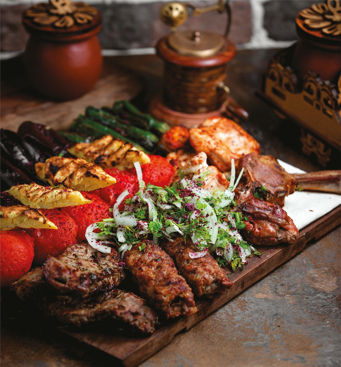 Zengin mutfak kültürü, Türkiye'yi küresel bir gastronomi destinasyonu haline getiriyor.