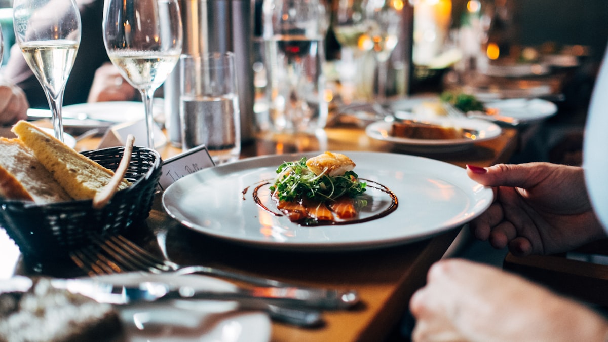 Yerel gelenekleri modern tekniklerle buluşturan tabaklar, Türkiye'nin gastronomi turizmindeki yükselişinin simgesi haline geldi.